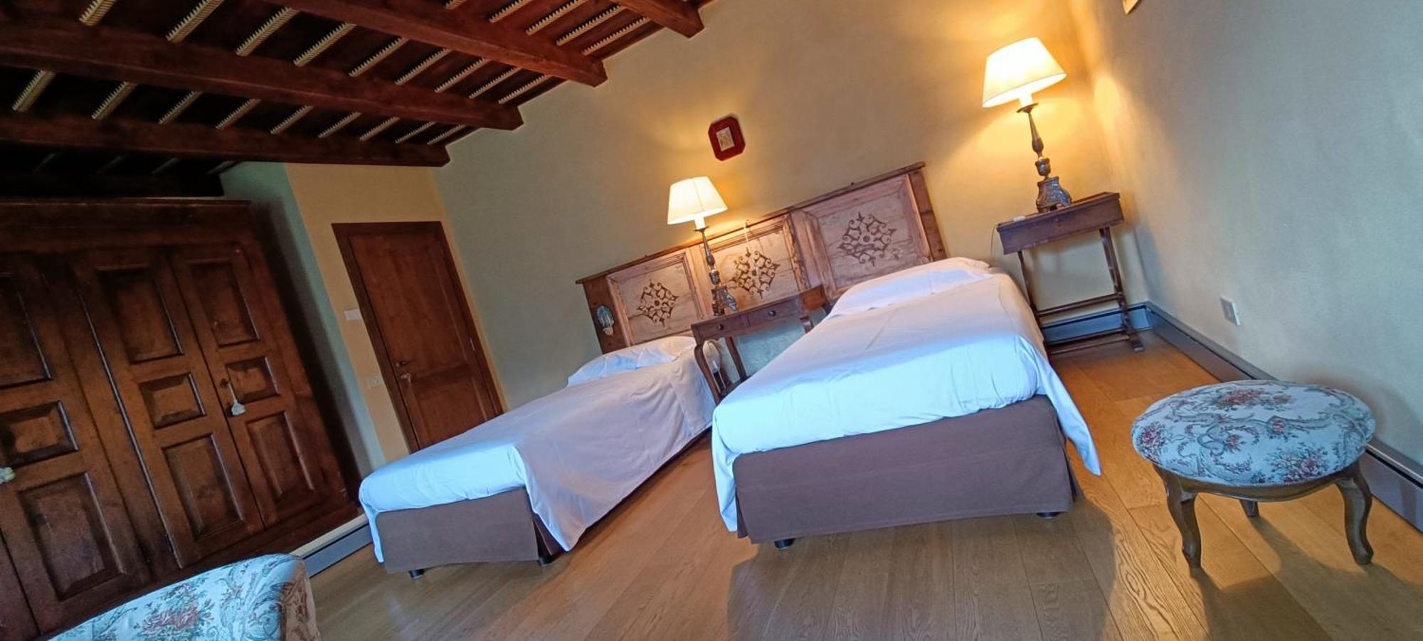 Palazzo Juvalta Bed and Breakfast Teglio Kamer foto